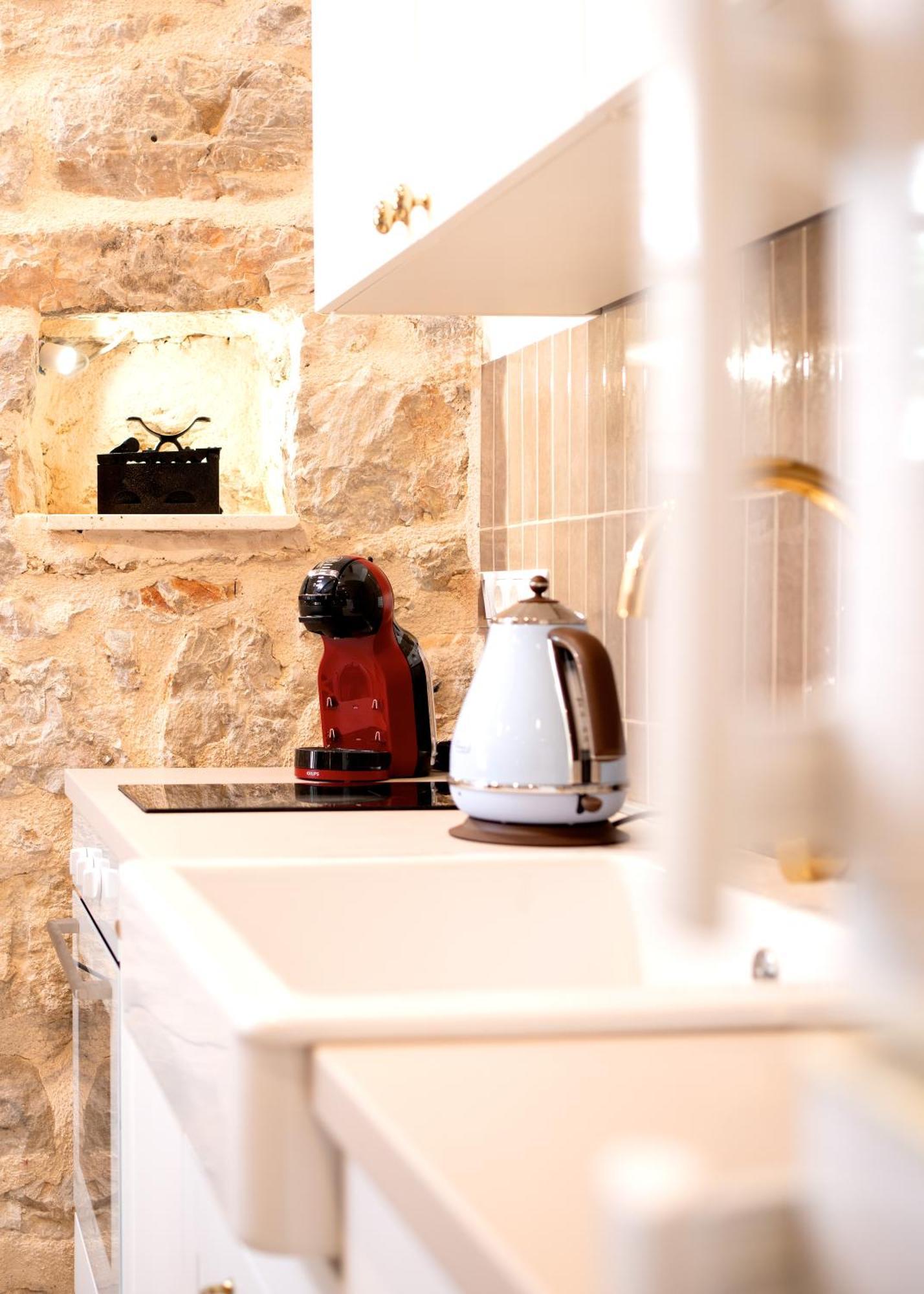 Pitve Holiday Home Skala With Hot Tub & Kala With Terrace מראה חיצוני תמונה