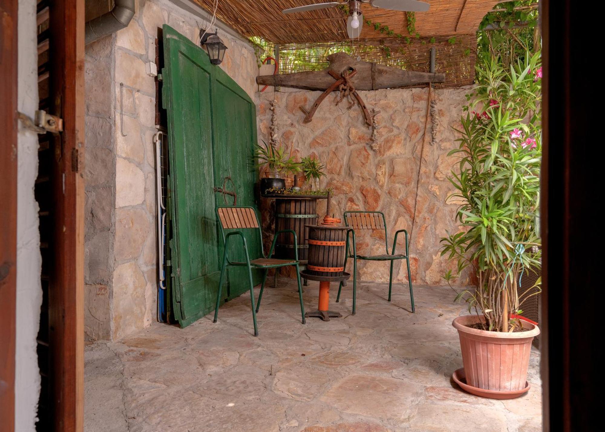 Pitve Holiday Home Skala With Hot Tub & Kala With Terrace מראה חיצוני תמונה
